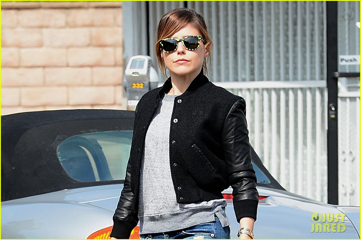 sophia bush makes nice with cops after they break up party 02