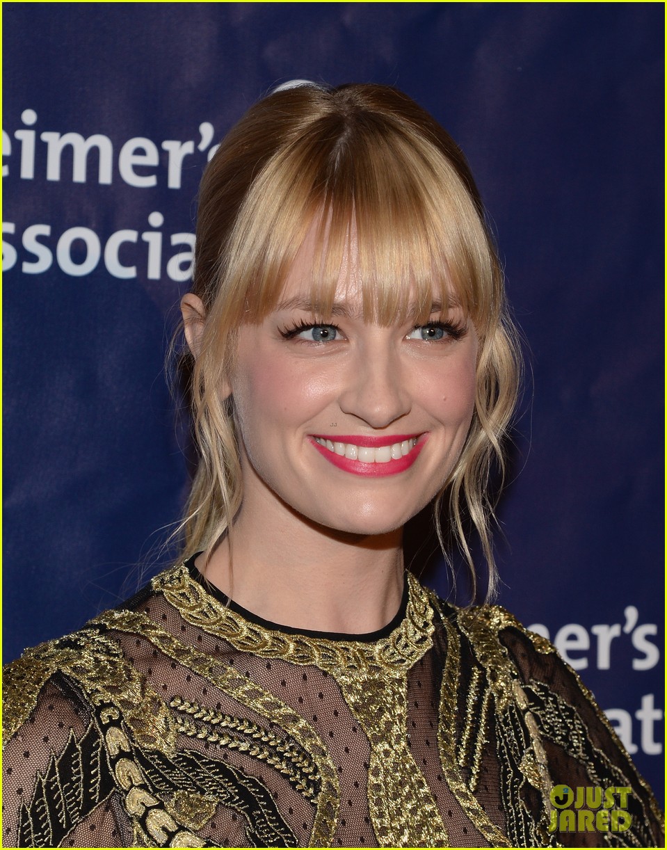 izzy caplan beth behrs get glam for a night at sardis 073079569