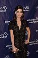 izzy caplan beth behrs get glam for a night at sardis 02