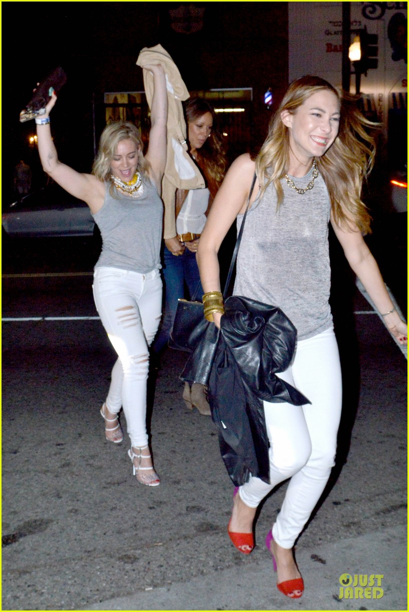 hilary duff let loose with gal pals friday night 063081115