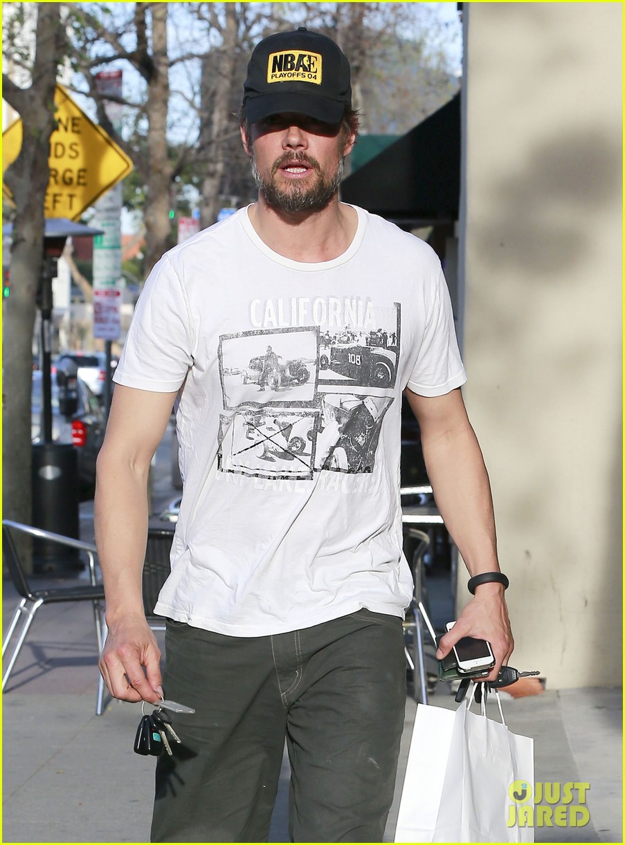 josh duhamel shows off his scruffy beard during shopping trip with fergie 04