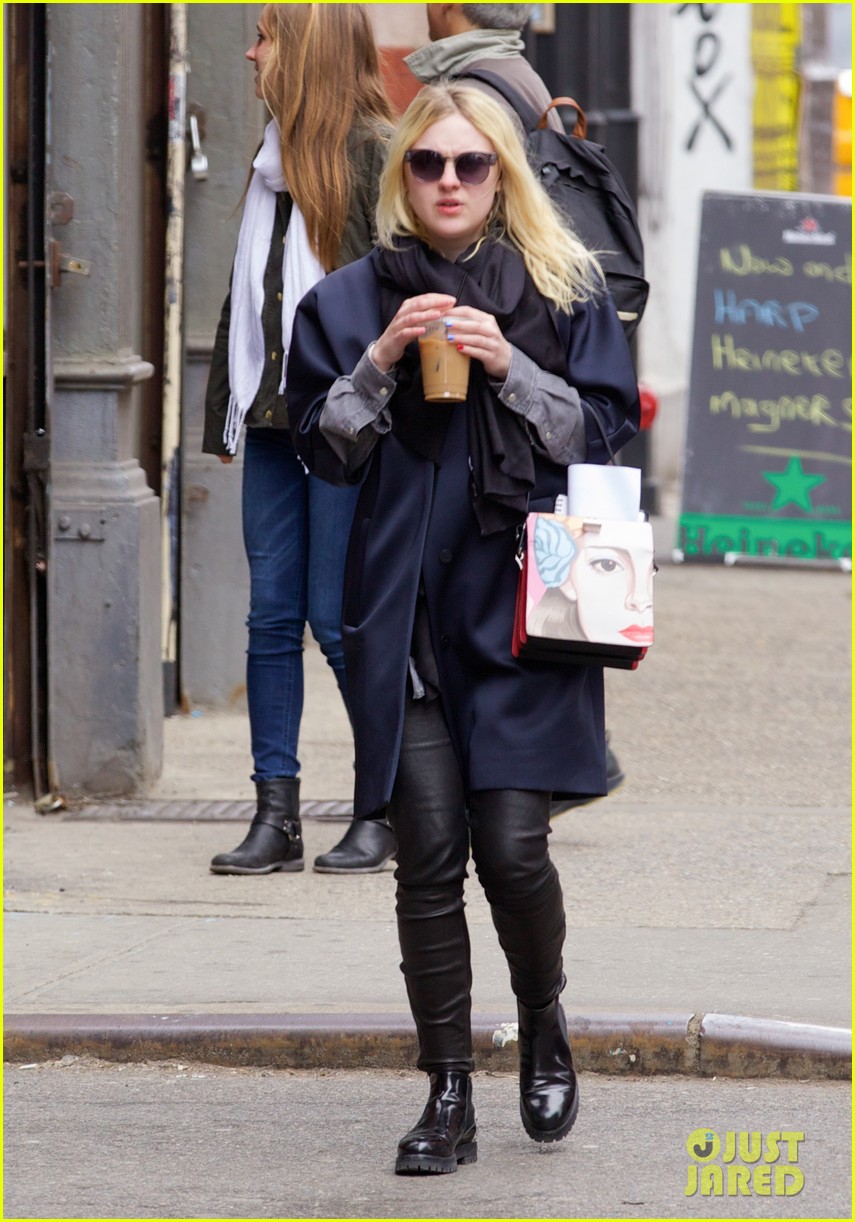 dakota fanning i love my stylist but hate trying on clothes 053074809