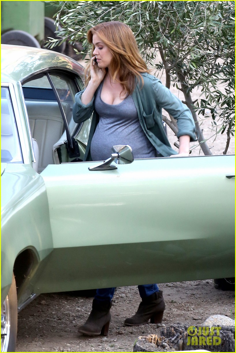 isla fisher is pregnant for her new movie visions 103071986