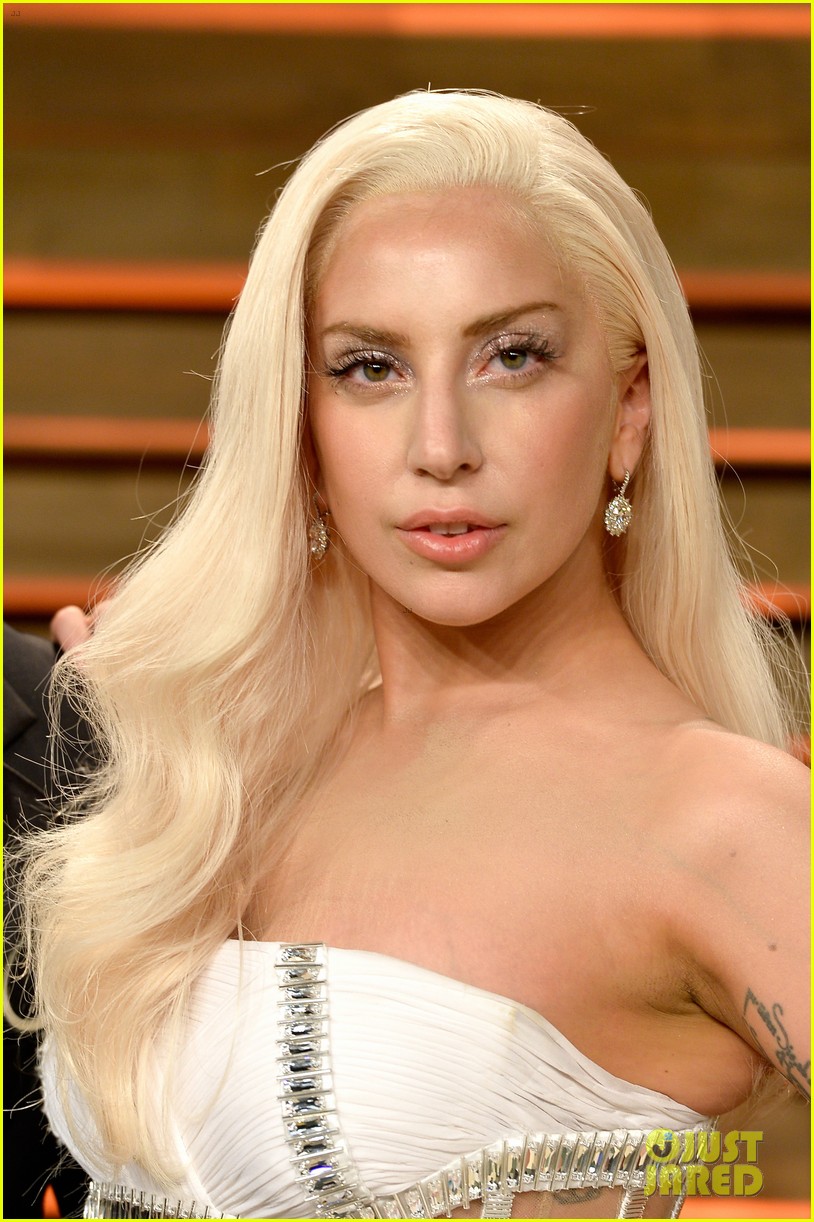 lady gaga switches dress for vanity fair oscars party 2014 023064400