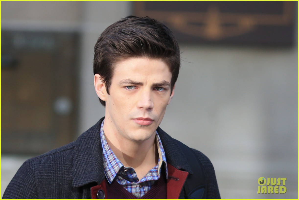 grant gustin flashes into action 163071222