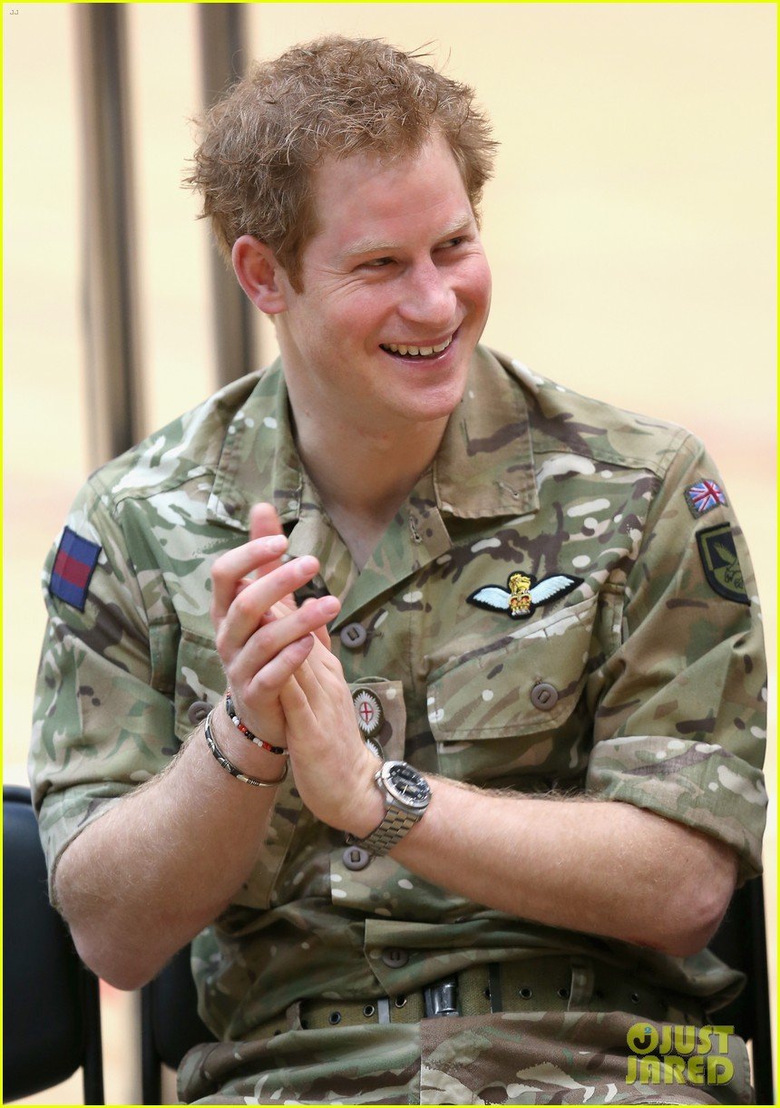 prince harry plays volleyball on the floor with injured soldiers 023067457