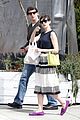 anne hathaway is black white chic for lunch with a pal 01