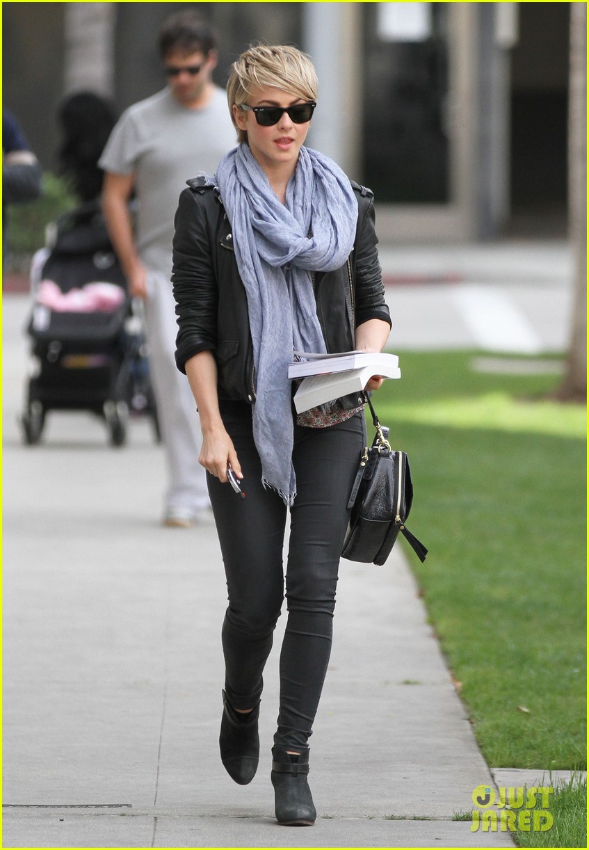 Julianne Hough & Nikki Reed Share a Hug After Their Gym Date!: Photo  3070559 | Julianne Hough, Nikki Reed Photos | Just Jared: Entertainment News