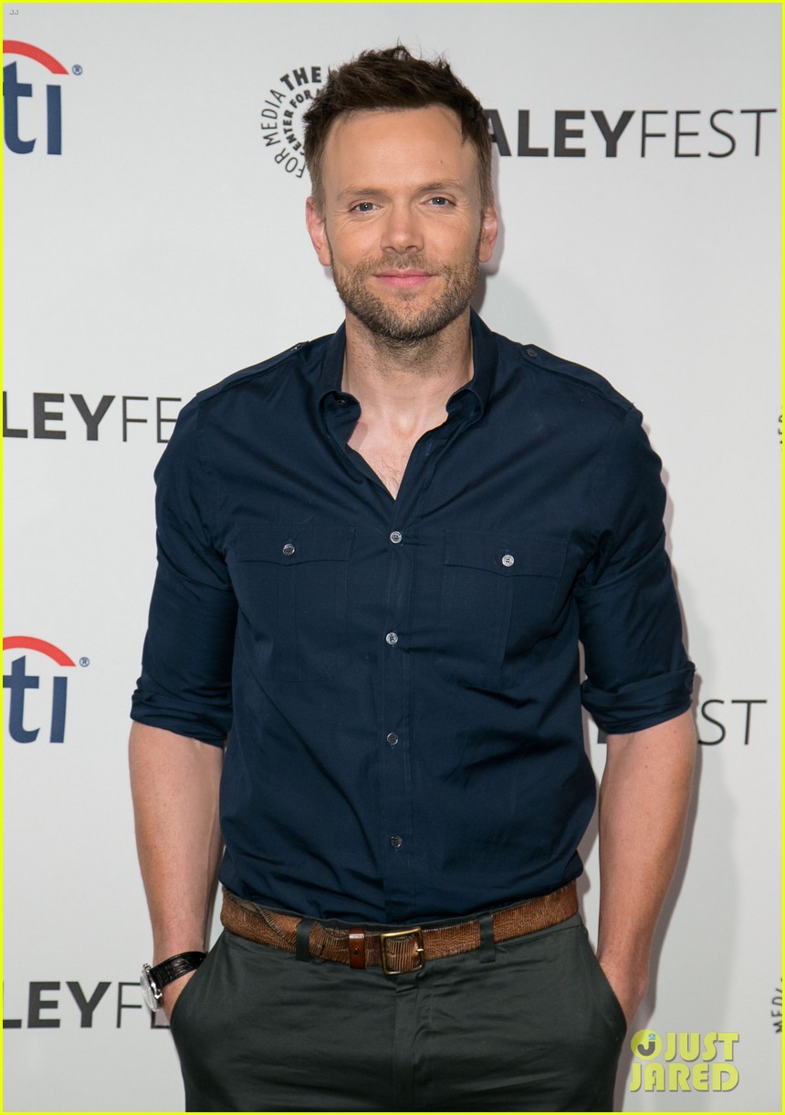 joel mchale gillian jacobs are honored at paleyfest for community 12