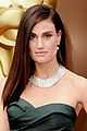idina menzel is wicked green on the oscars 2014 red carpet 02
