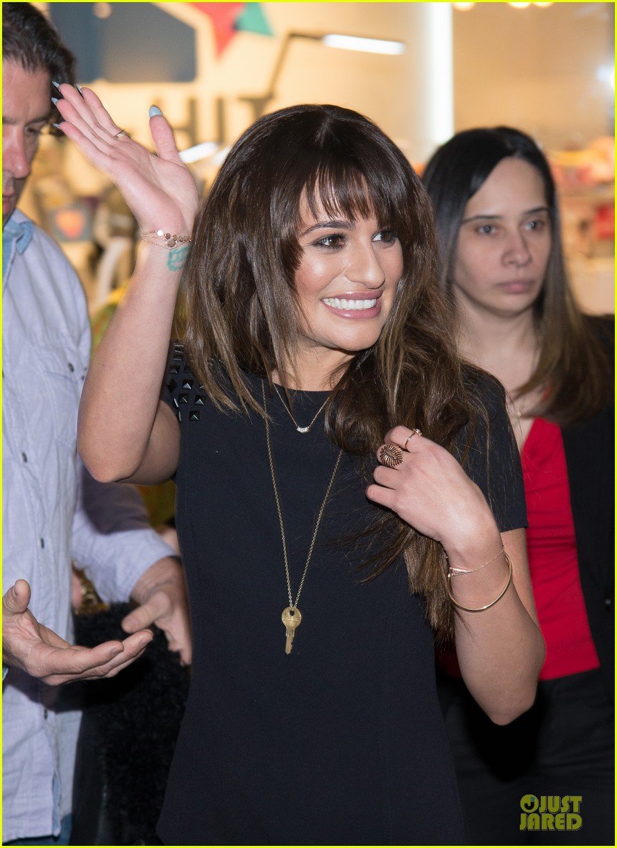 lea michele wears key around her neck at louder album signing 043065514