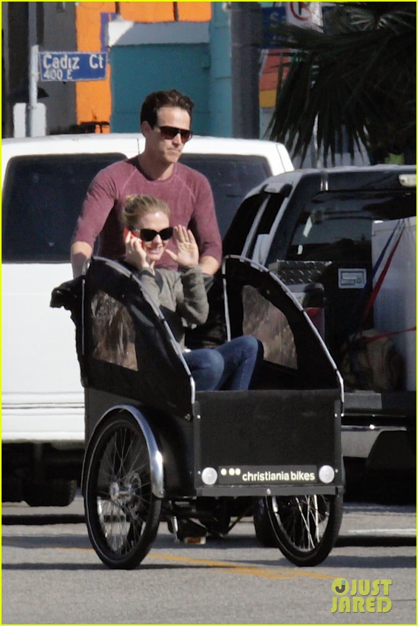 stephen moyer is quite the chauffeur peddles anna paquin in their twins bike carrier 013076094