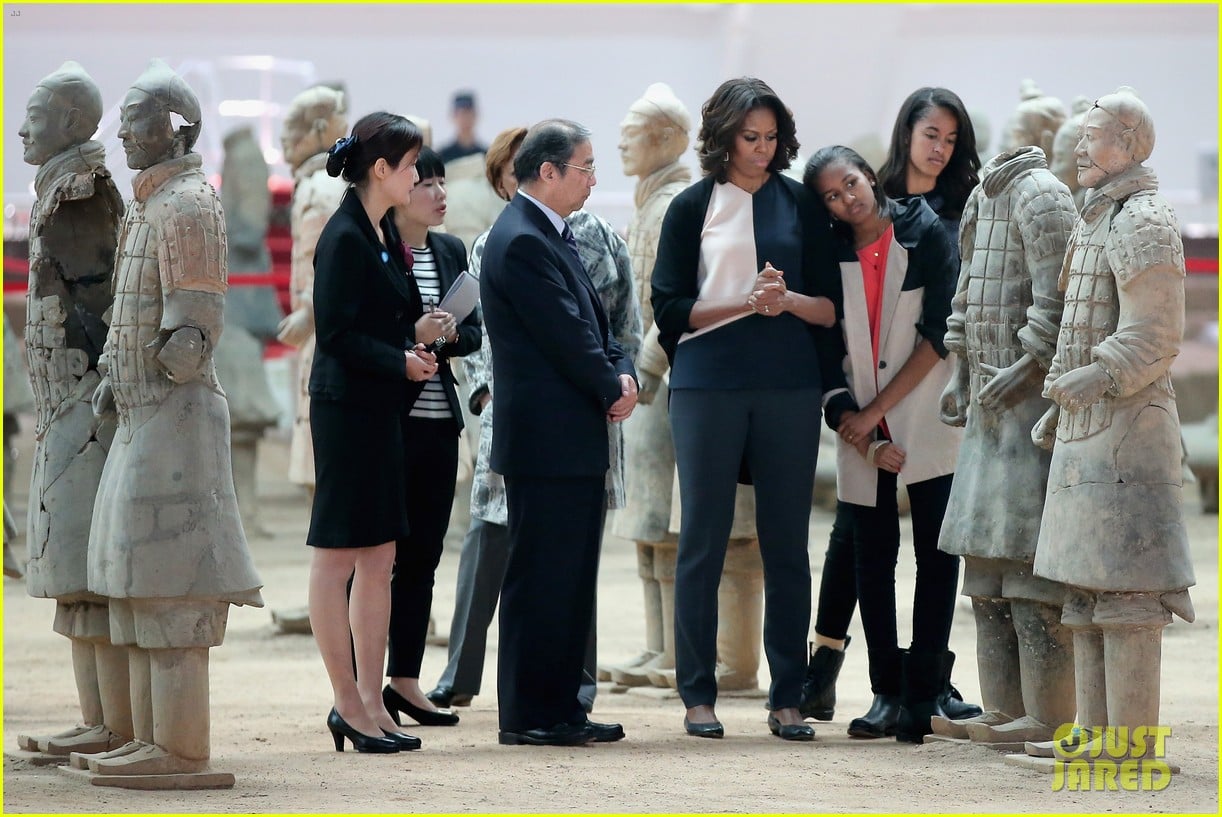Michelle Obama Jumps Rope in China with Her Daughters!: Photo 3077926 ...