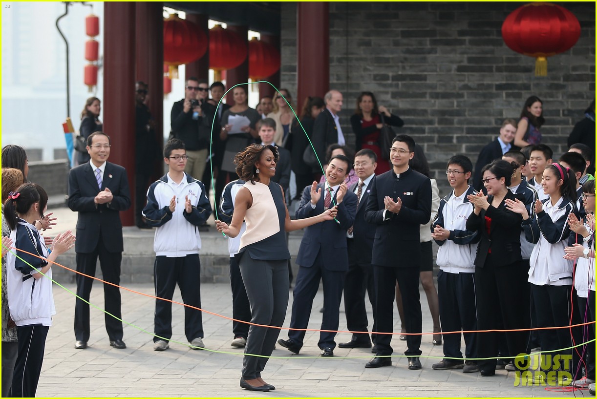 Michelle Obama Jumps Rope in China with Her Daughters!: Photo 3077928 ...