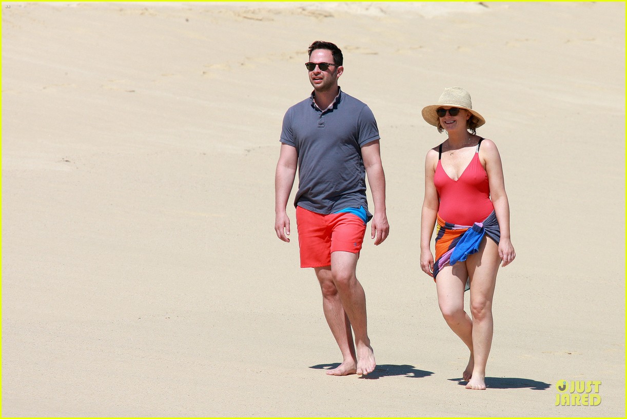 poehler kroll red hot cabo vacation 10