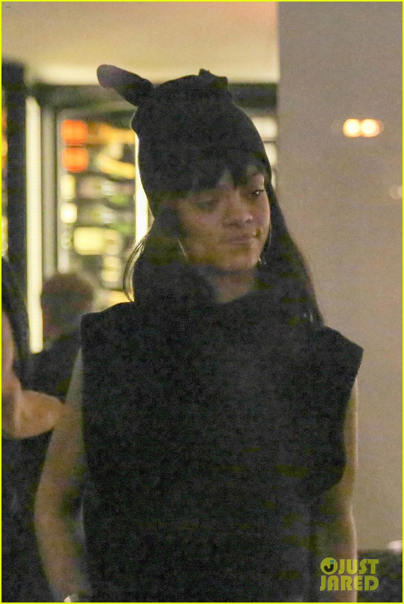 rihanna drake spotted on dinner date in amsterdam 233067653