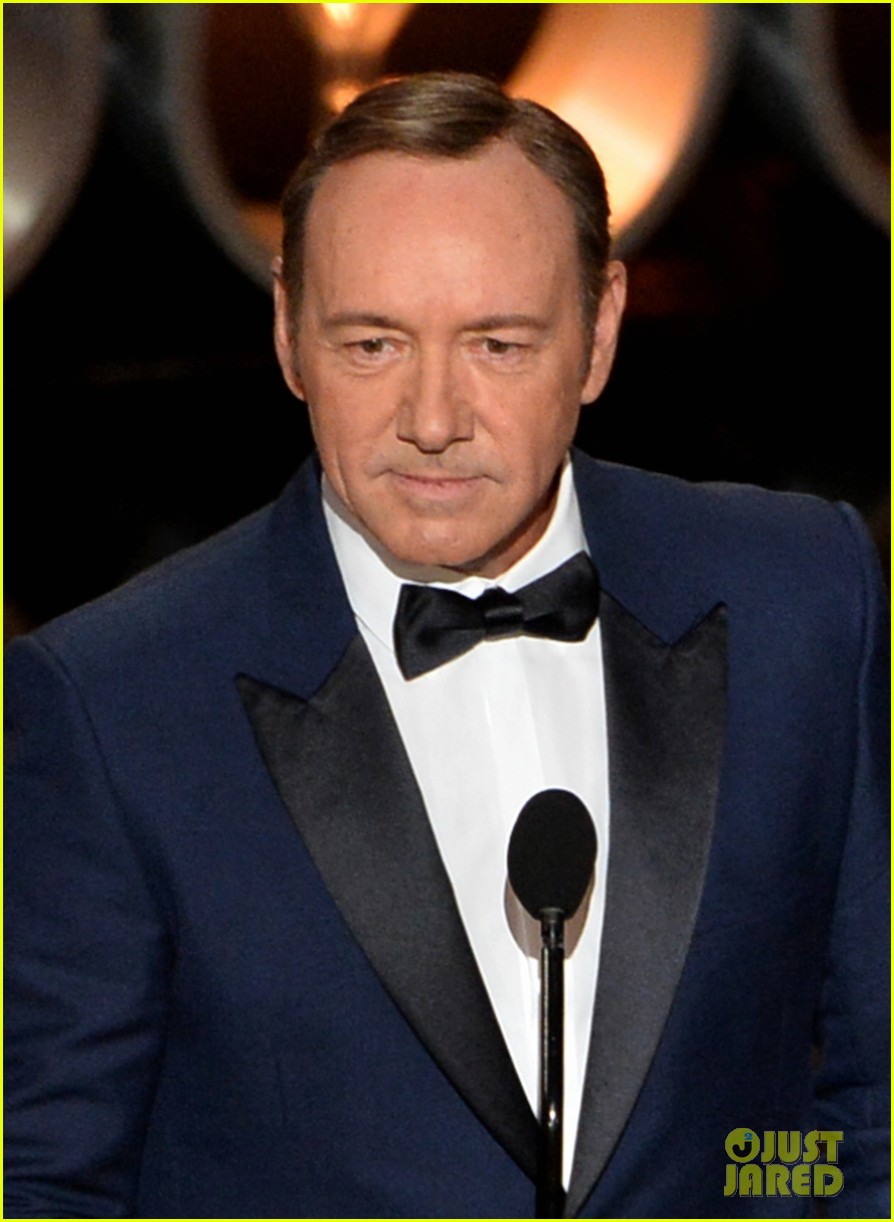 kevin spacey oscars 2014 red carpet 033064072