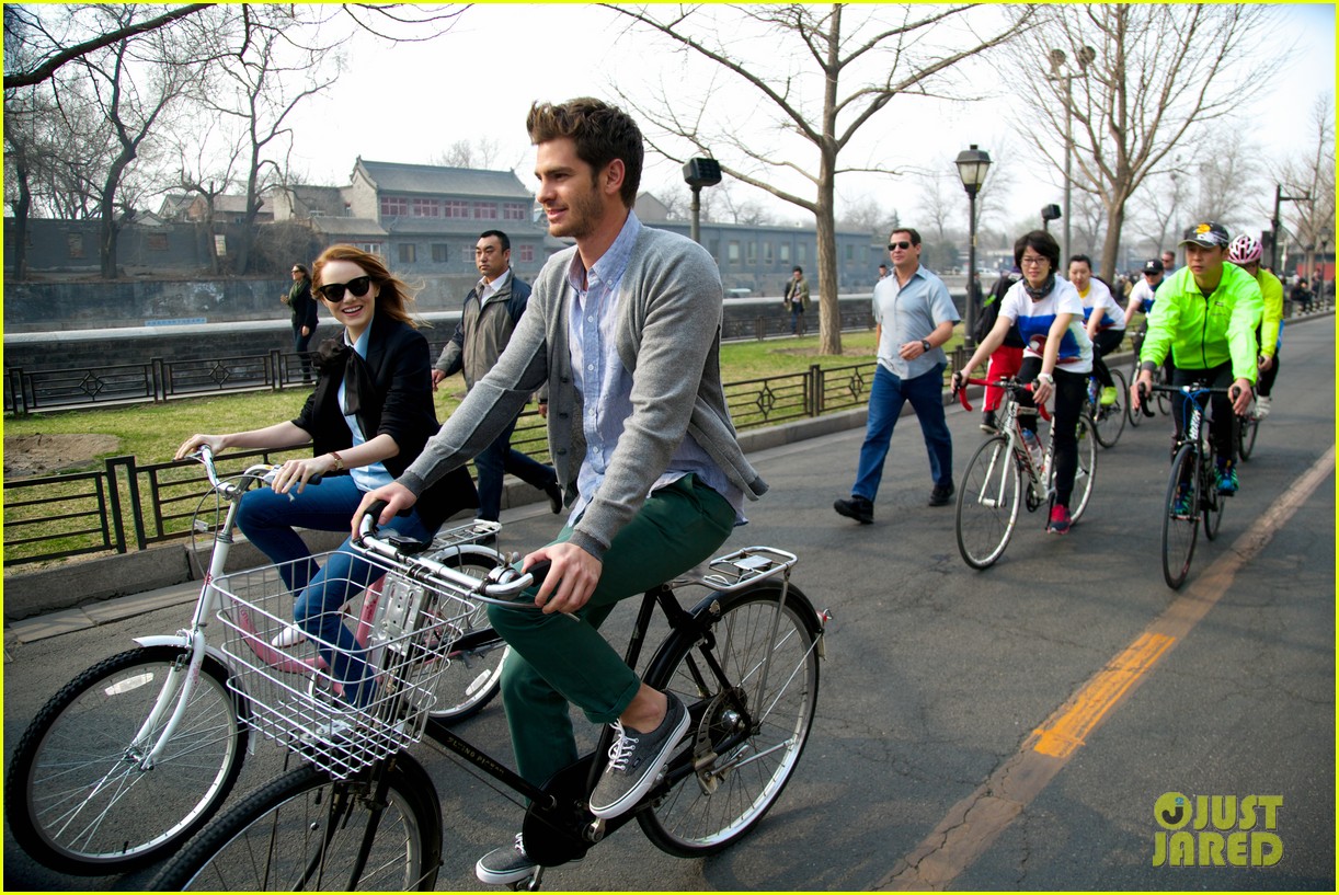 emma stone andrew garfield keep touring asia continue being the cutest couple 033078915
