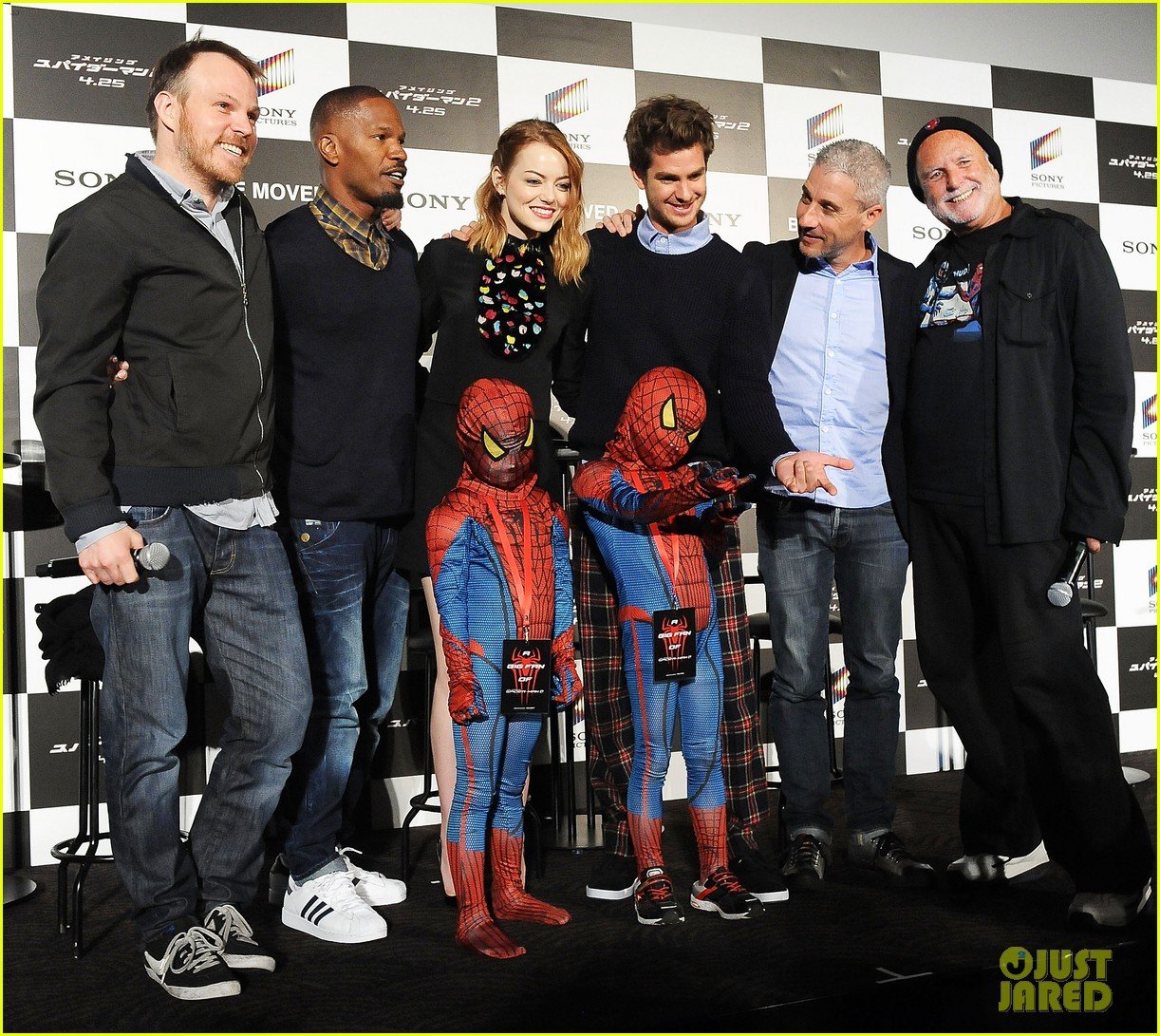 emma stone andrew garfield hit tokyo for amazing spider man 2 press conference 013082074