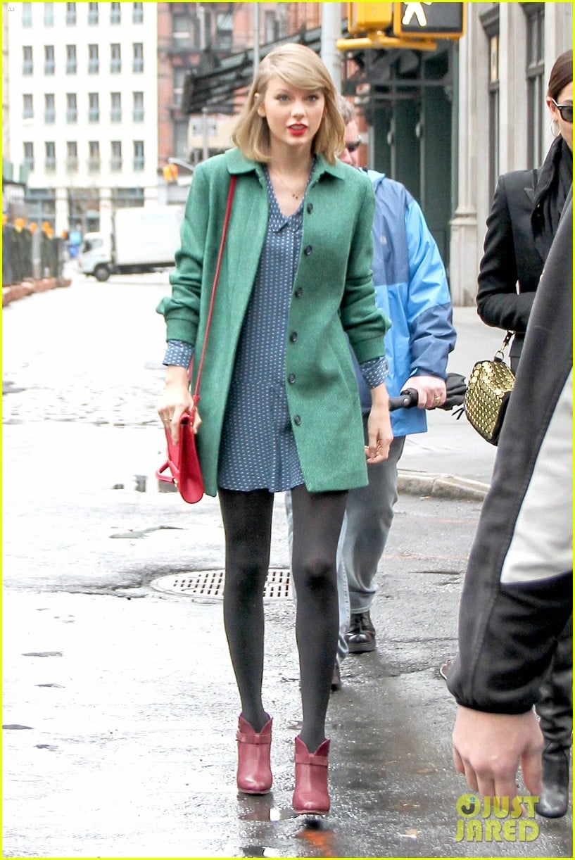 taylor swift grabs lunch with model lily aldridge 01