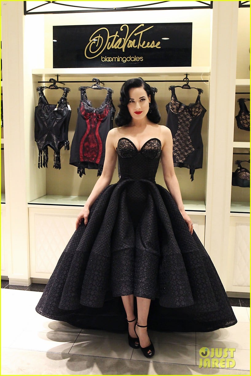 dita von teese stuns at her bloomingdales lingerie collection launch 03