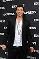 robin thicke hits the stage at express times square grand opening 04