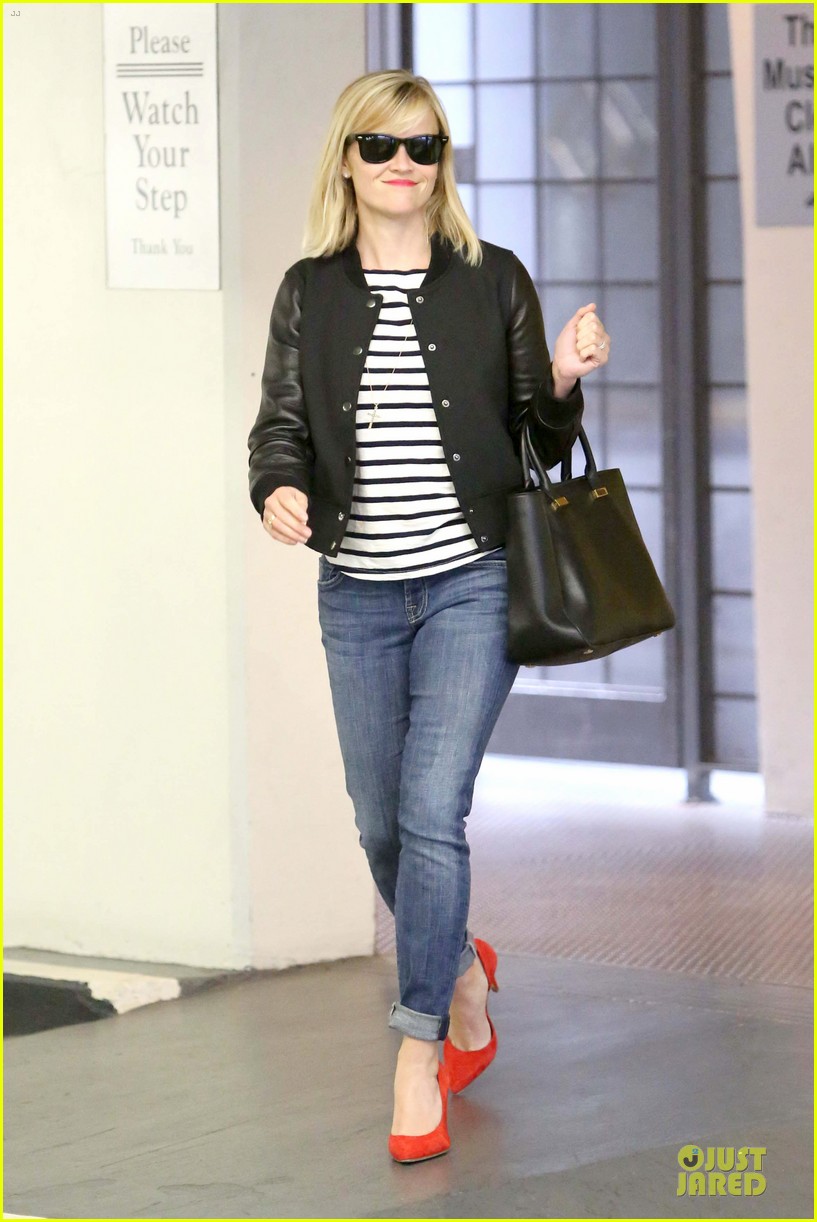 reese witherspoon bowling for 38th birthday 09
