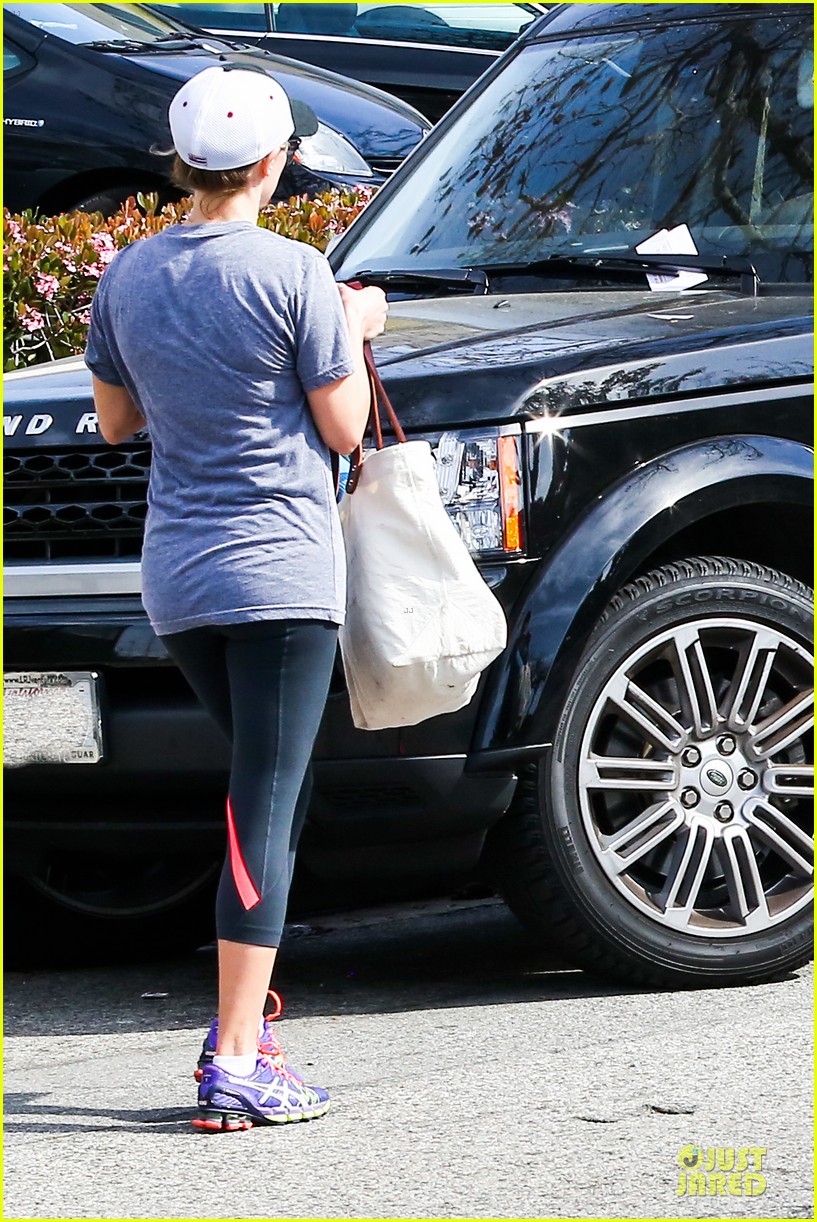 reese witherspoon breaks a sweat with parking ticket 073068359