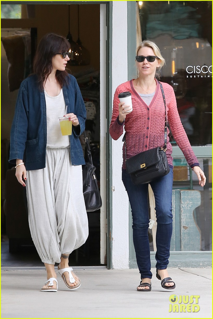 reese witherspoon naomi watts yoga partners 143079144