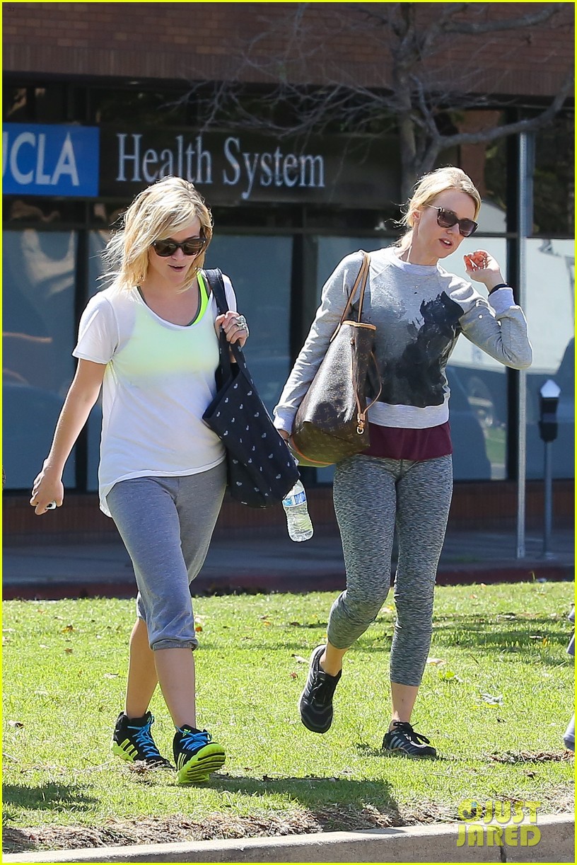 reese witherspoon naomi watts yoga partners 20