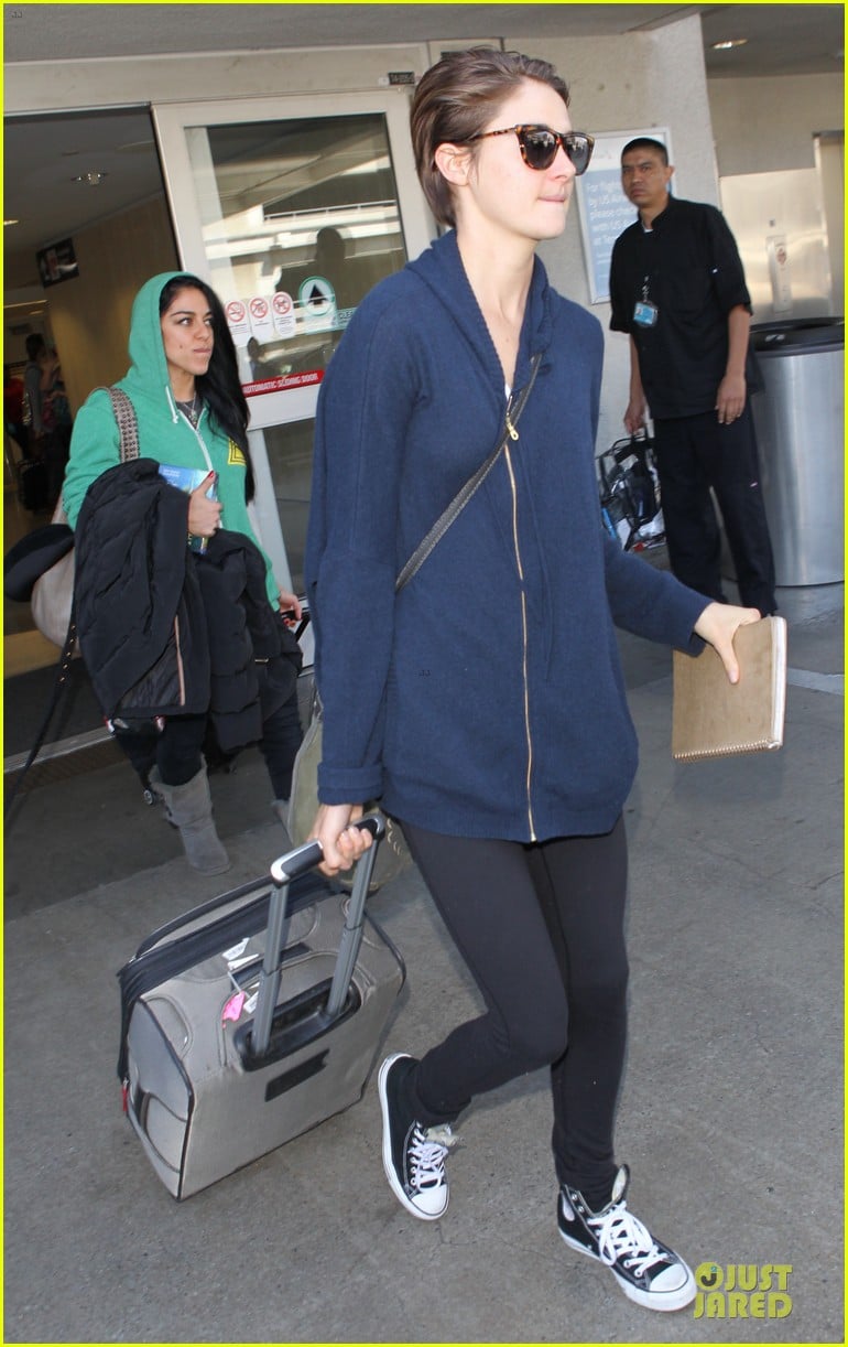 shailene woodley theo james lax airport with sunglasses 03