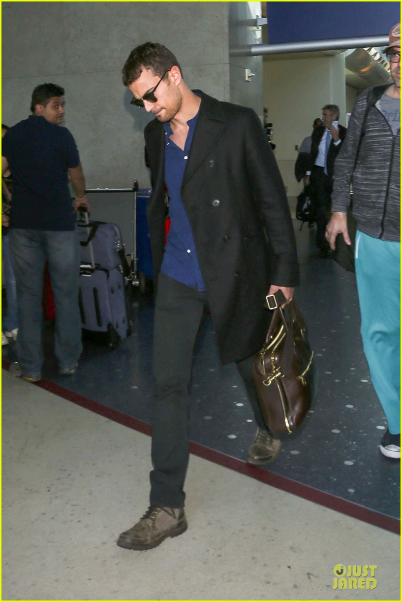 shailene woodley theo james lax airport with sunglasses 053072429