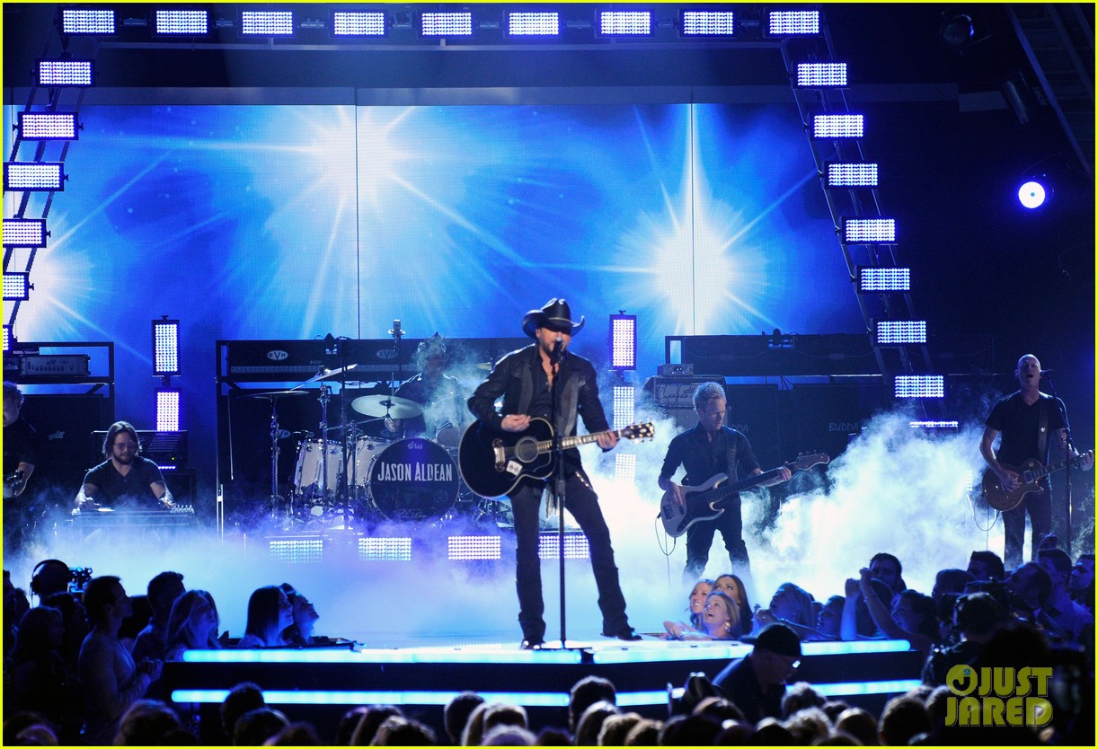 jason aldean performs acm awards 2014 male vocalist of the year 043085992