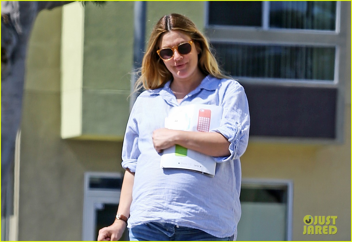 Drew Barrymore's Star Studded Baby Shower Included Pals Paltrow(02)