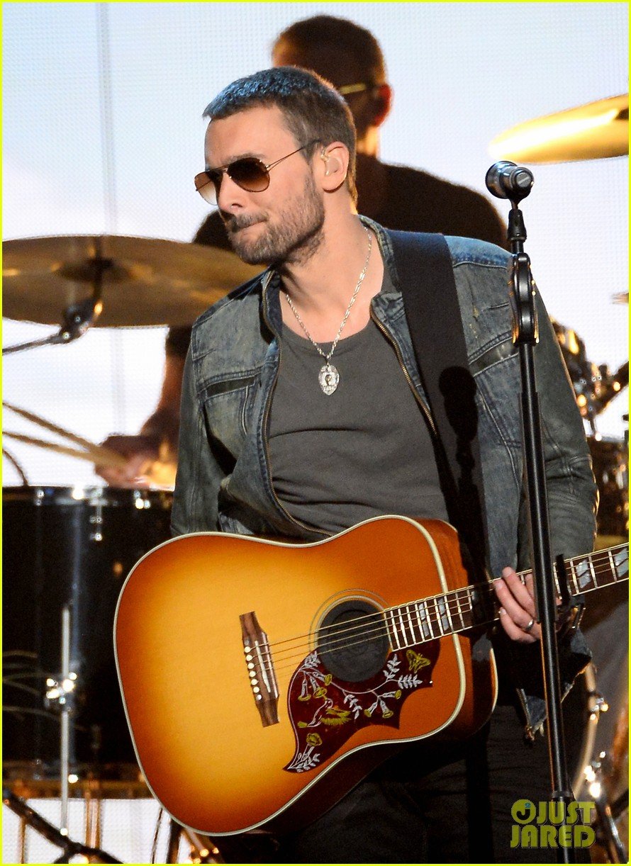 eric church performs give me back my hometown at acm awards 2014 023085970