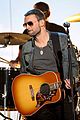 eric church performs give me back my hometown at acm awards 2014 02