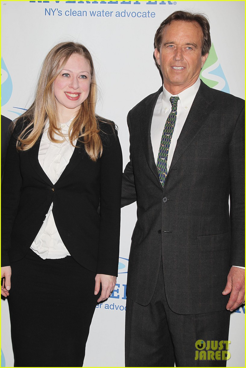 pregnant chelsea clinton makes appearance at riverkeeper event 173101843