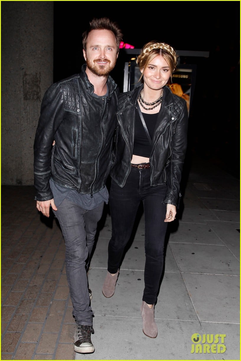 jake gyllenhaal aaron paul are easy on the eyes at arcade fire concert 053096642