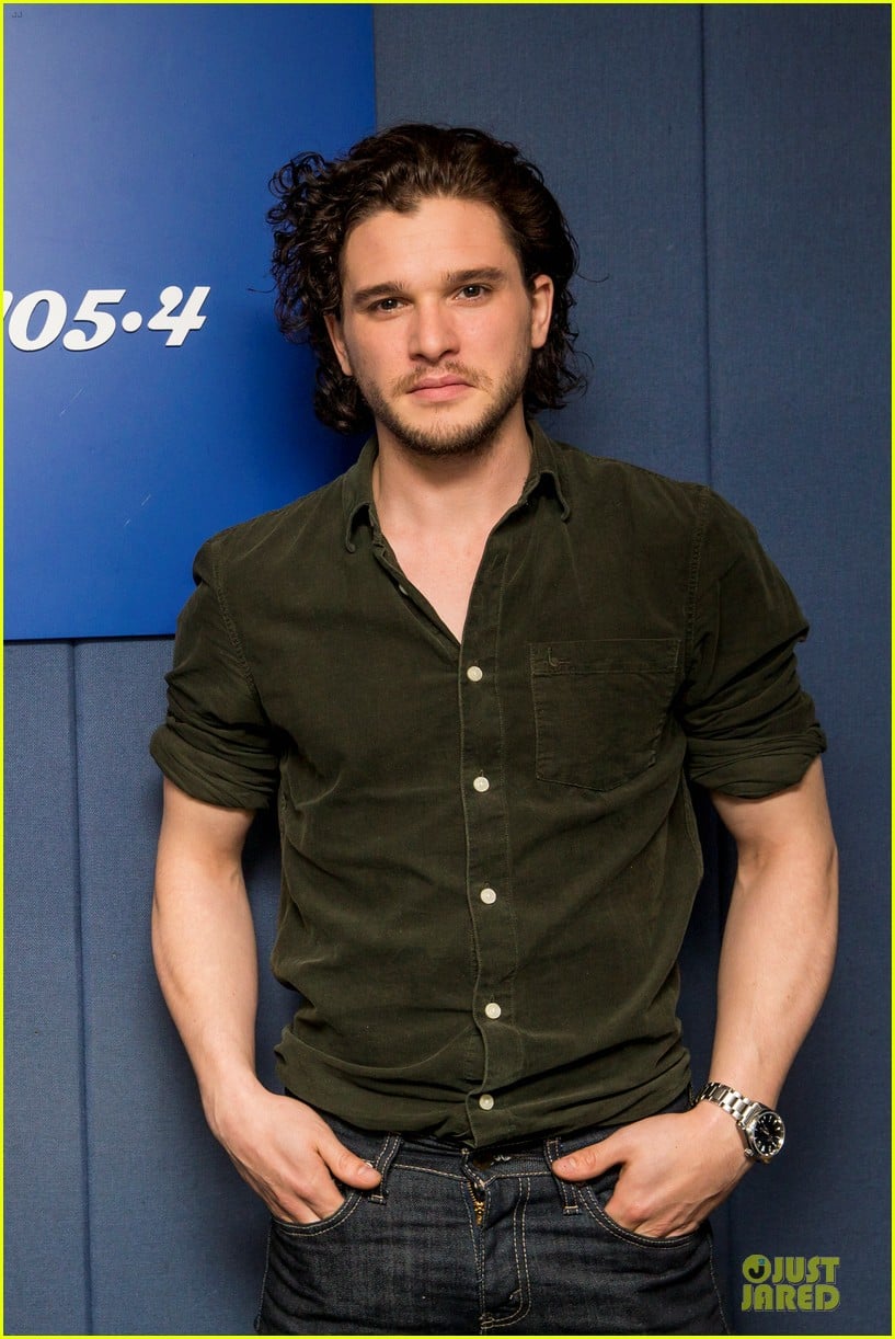 kit harington muscles rolling stone cover 04