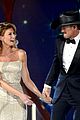 tim mcgraw faith hill look so in love for acm awards 2014 performance 04