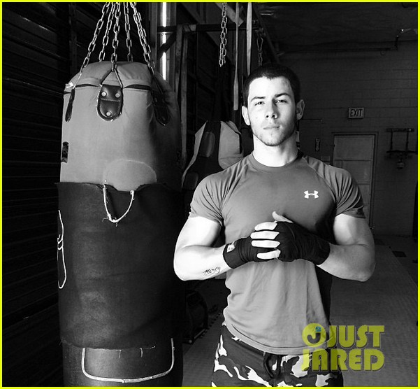 nick jonas is looking more more jacked every day 033098128