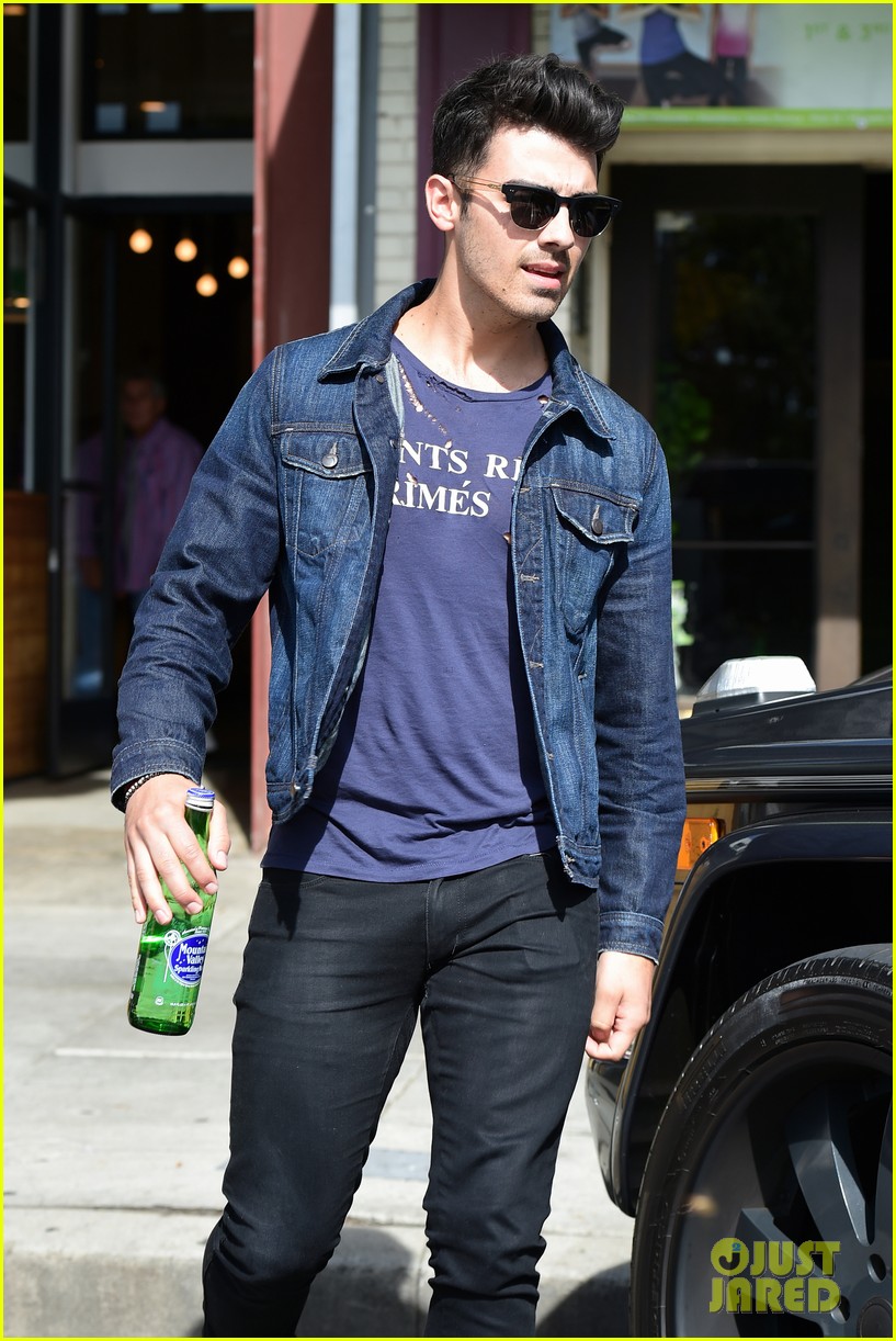 nick jonas is looking more more jacked every day 11