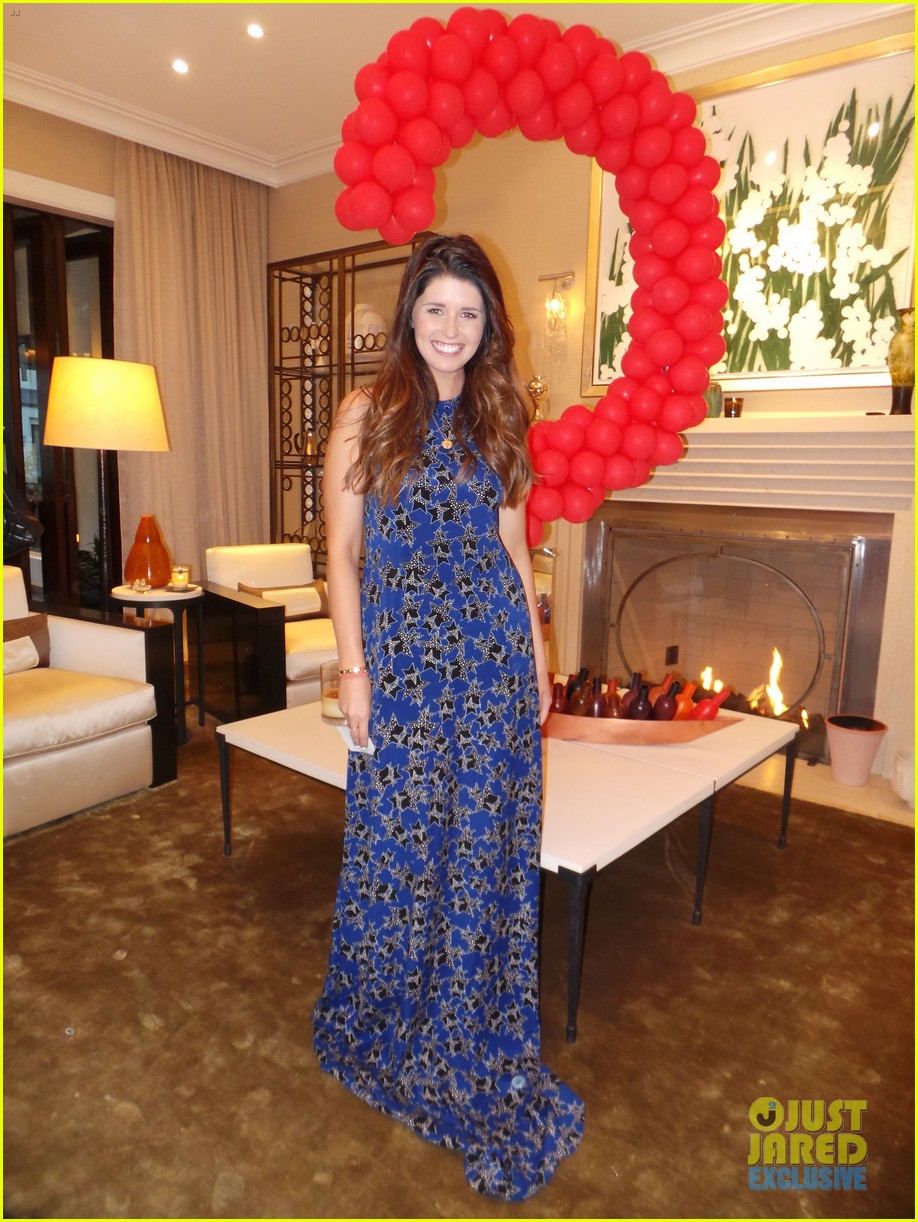 katherine schwarzenegger receives lots of support from family at her book launch 083101457