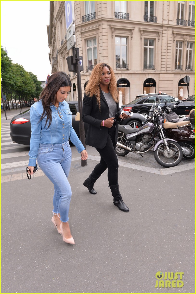 kim kardashian does double denim for lunch with serena williams 103102333