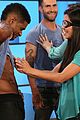 adam levine visits ellen usher lets one lucky audience member feel his abs 04