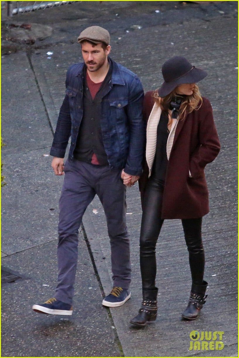 blake lively ryan reynolds hold hands most adorable couple 01