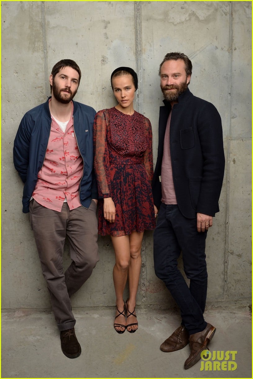 isabel lucas is picture perfect with jim sturgess at tribeca film fest 05