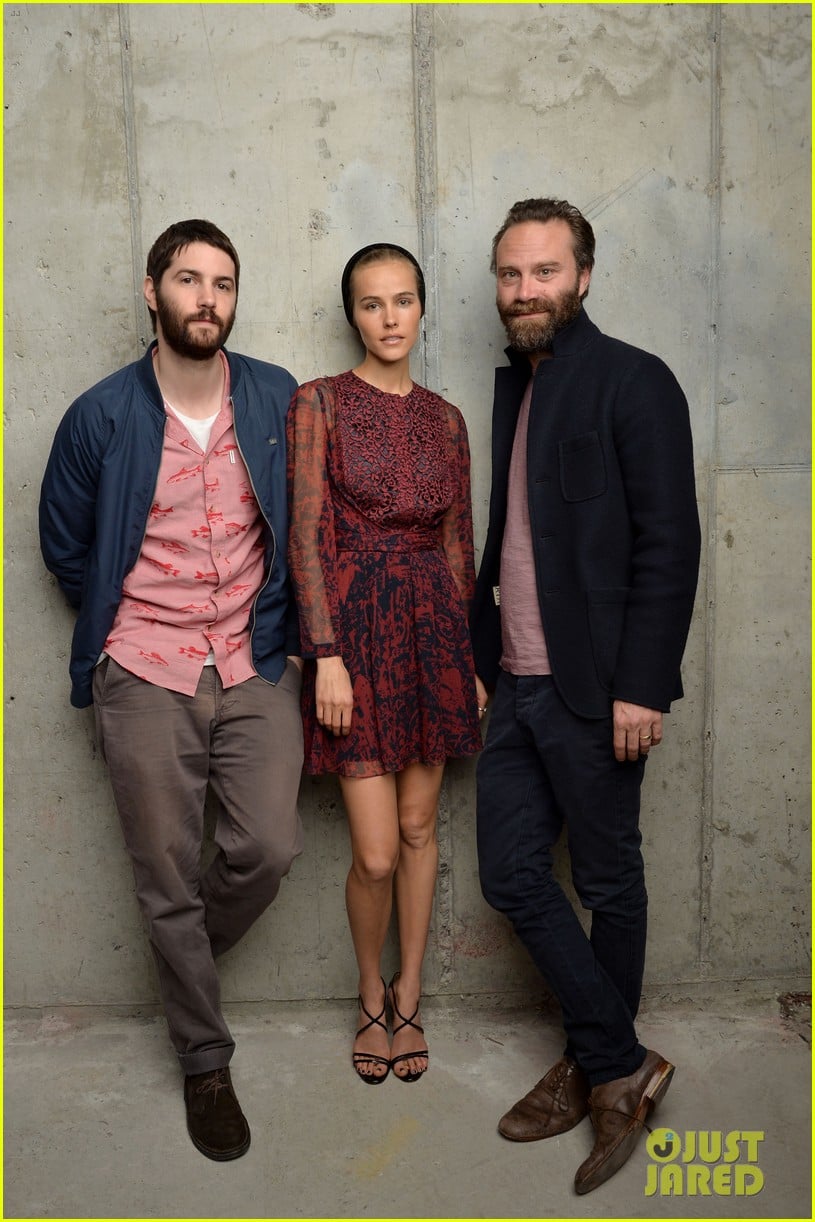 isabel lucas is picture perfect with jim sturgess at tribeca film fest 083098104
