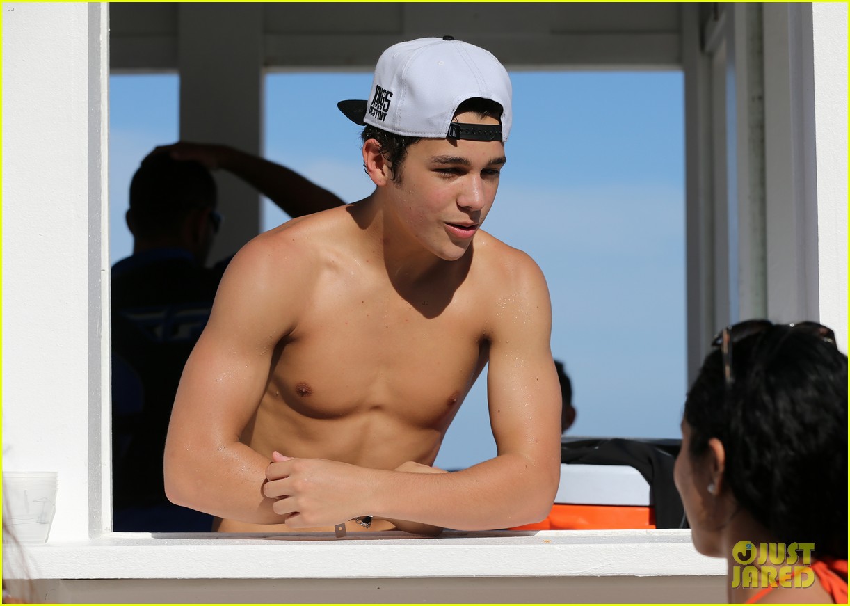austin mahone shirtless beachside selfies with fans 263085300