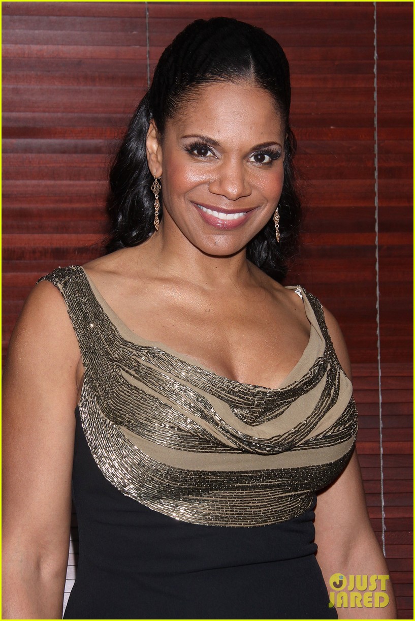 audra mcdonald makes debut as billie holiday on broadway 14
